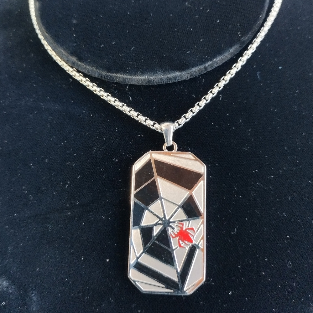Marvel Spider-Man Stainless Steel Dog Tag Pendant 22" chain